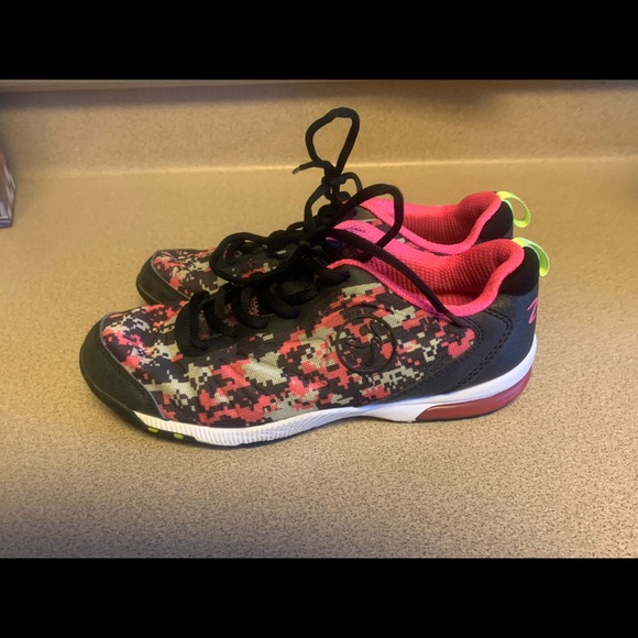 zumba women's impact max sneaker